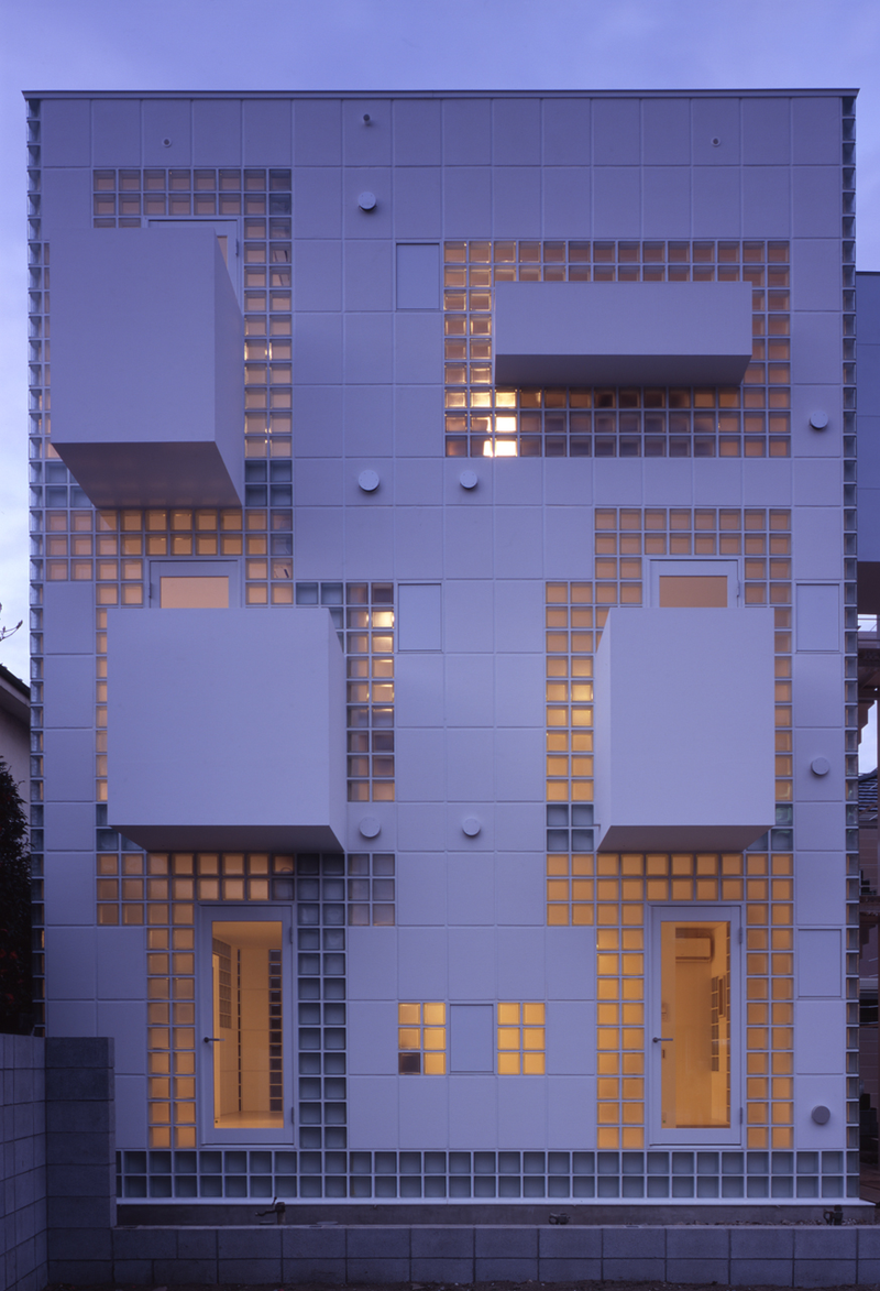 Illustration for article titled 10 Japanese Micro Homes That Redefine Living Small